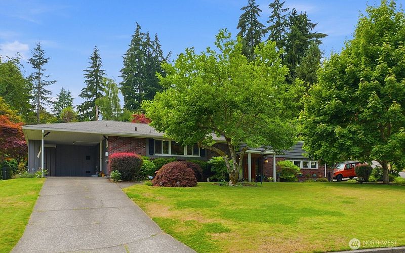2nd image of 1024 Daniels Drive