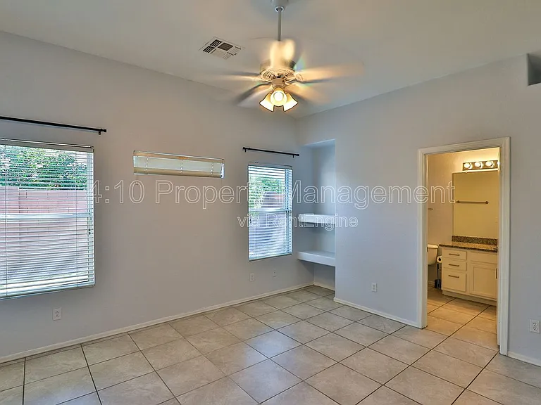 15606 N 33rd Pl — Photo 16