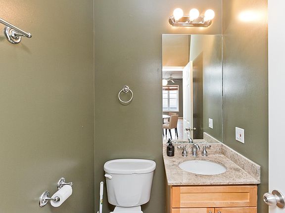 4th image of 1323 N Wicker Park Ave #2R