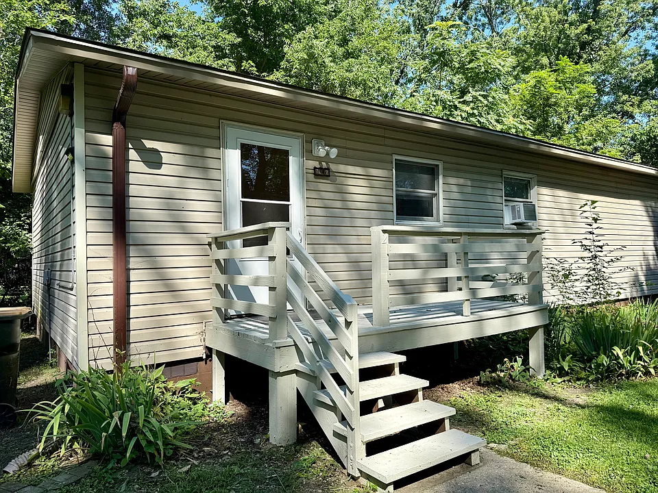 711 W Bergera Rd #2