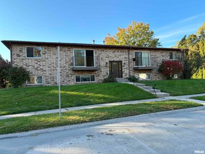 310 30th Avenue Ct APT 5, Moline, IL, 61265