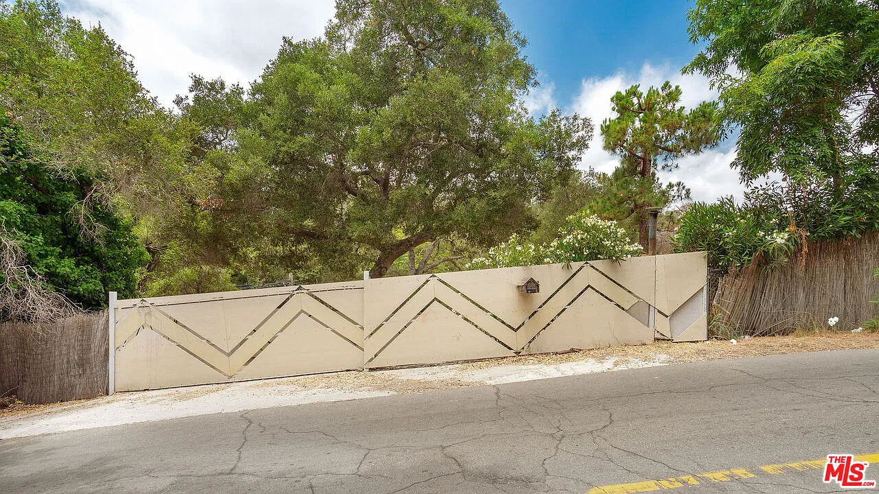 2 bed, 1.5 bath, 1136 sqft, $4,699 — Photo 4