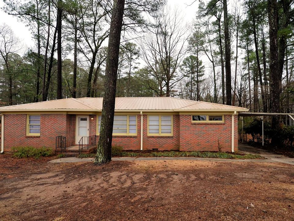 1st image of 113 Lake Dr NE