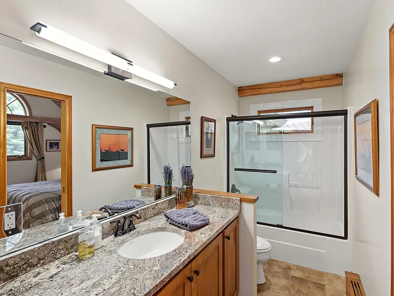 129 Alexander Ave — Photo 8
