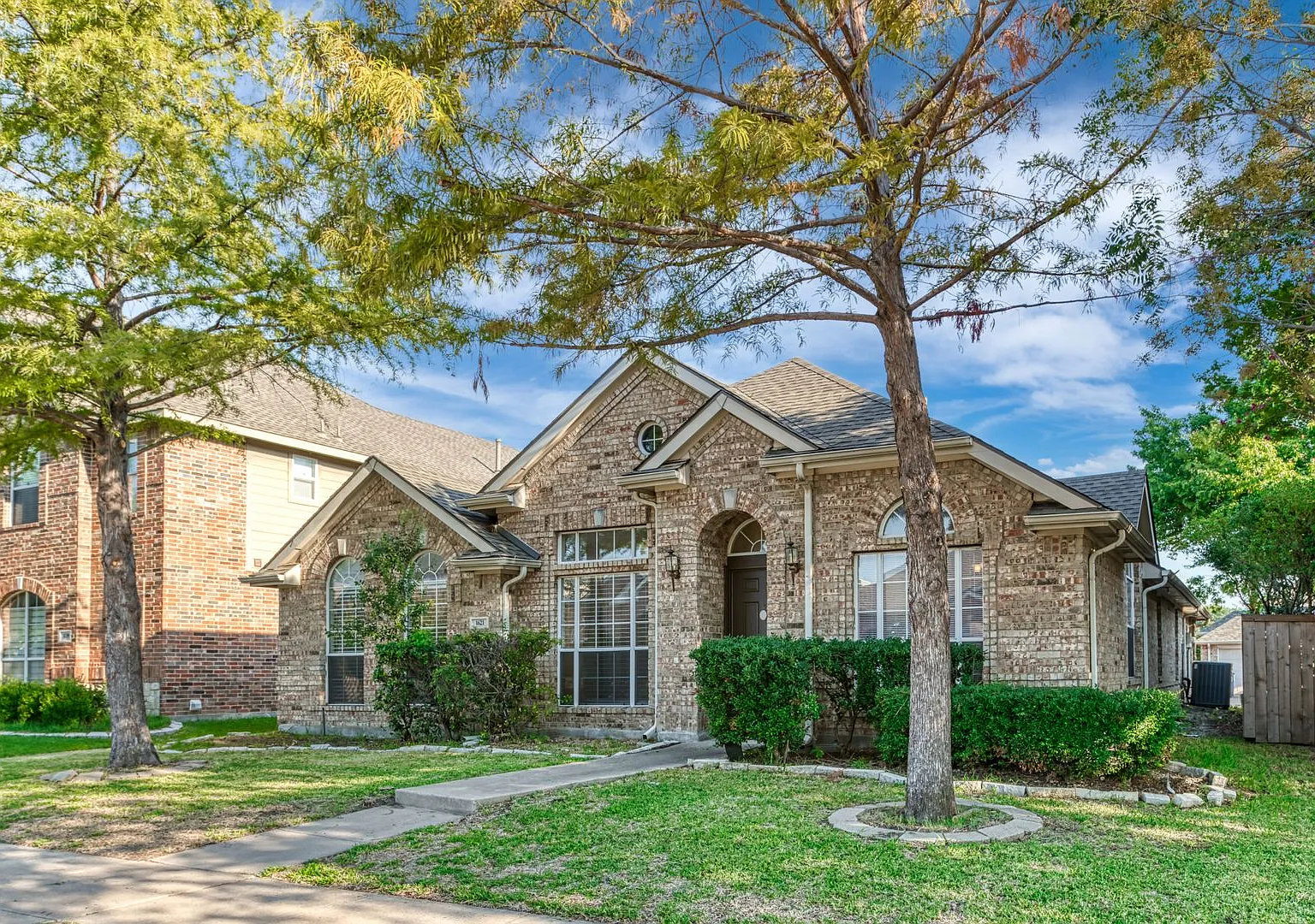 Beautiful 3 Bedroom Home Located in Allen, Texas! — Photo 2