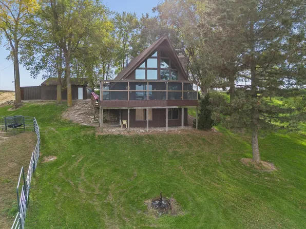 25844 264th St, Princeton, IA 52768
