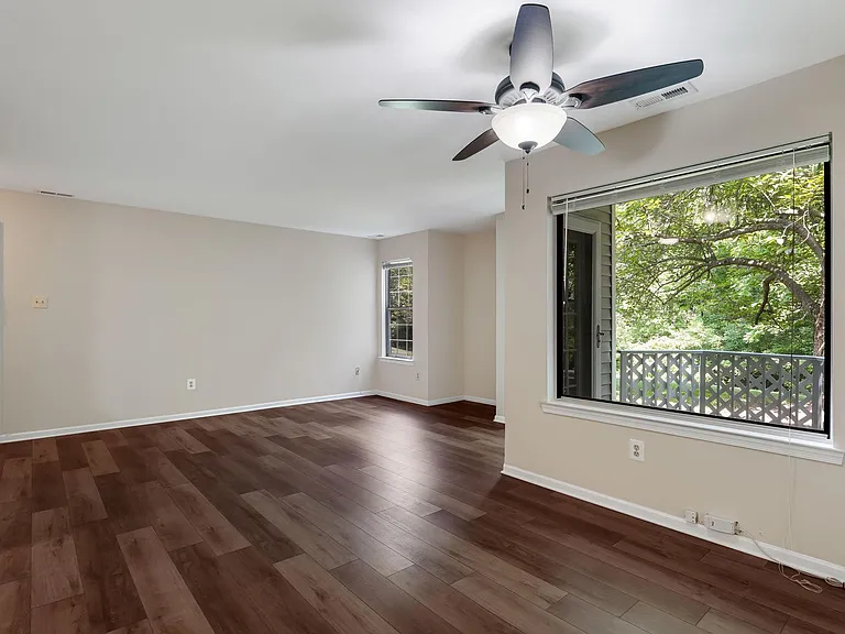 907 Diamond Dr — Photo 6
