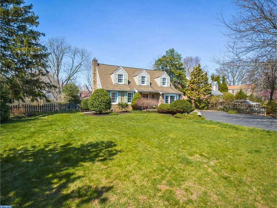 2nd image of 407 W Garden Rd