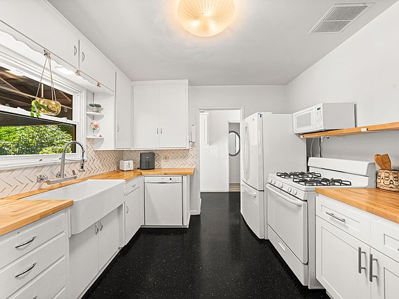 4th image of 817 Brookside Ave #A