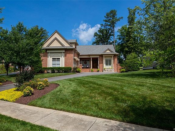 2nd image of 423 Regina Ln
