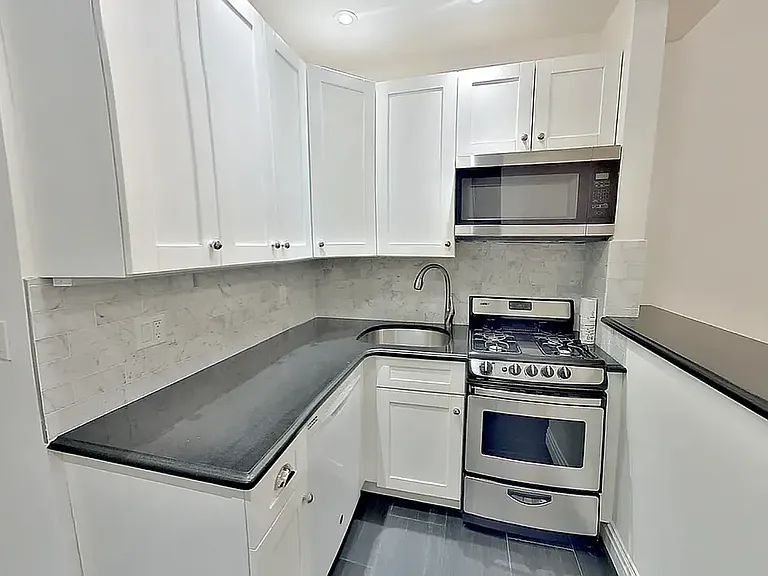 417 3rd Ave #1C — Photo 3