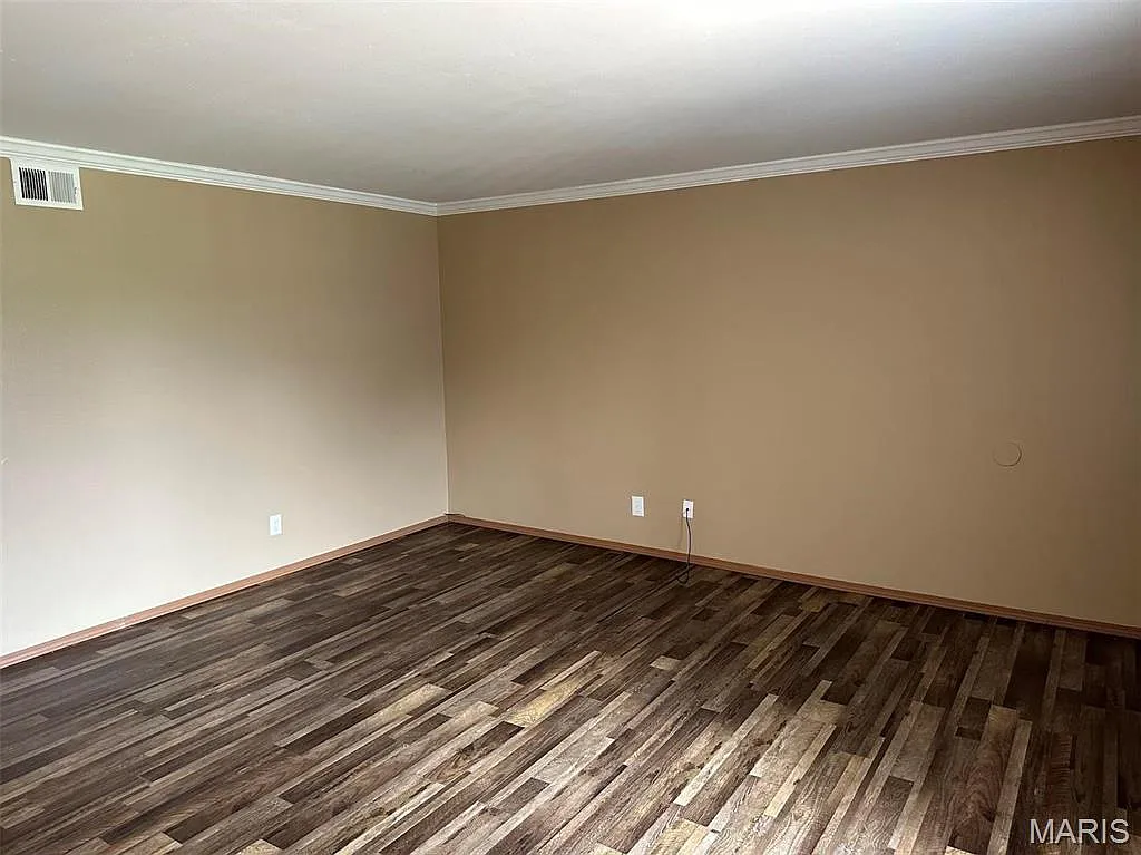 2 bed, 1.0 bath, 770 sqft, $850 — Photo 3