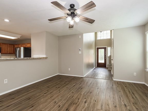 5th image of 330 Harbor Mist Dr