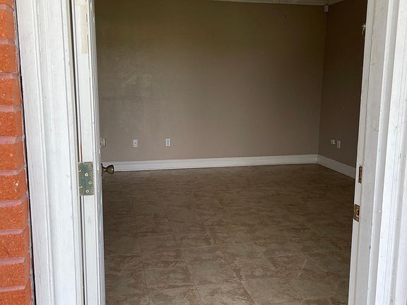 3rd image of 3527 Tournefort St