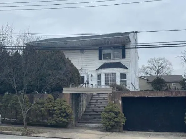 7 Massachusetts St, Staten Island, NY 10307