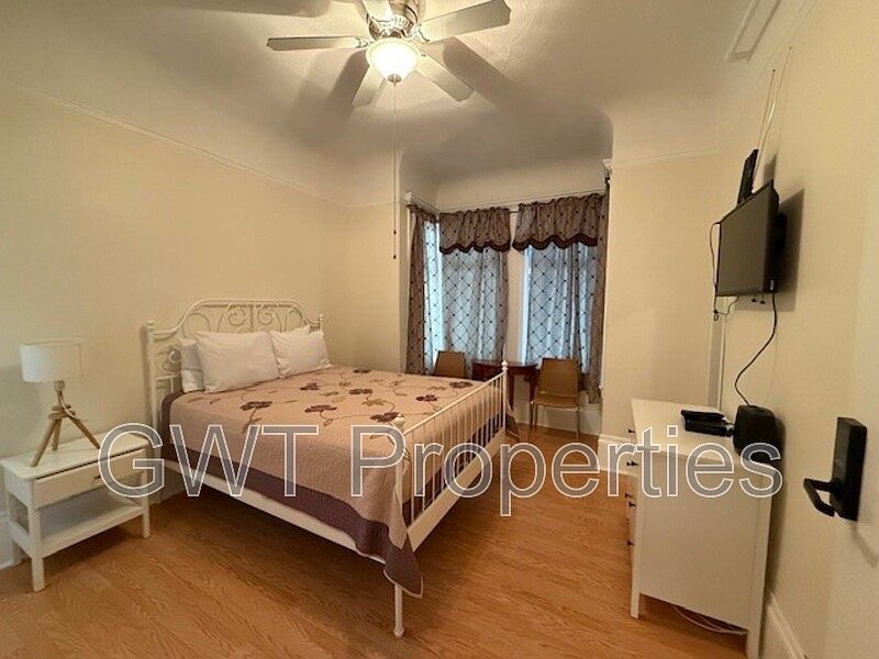1st image of 412 Hayes St #601