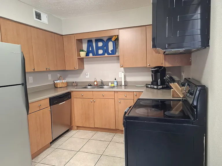 1406 Pennsylvania St NE #4 — Photo 10