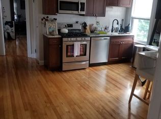 2 Clarendon St #1, Worcester, MA 01604