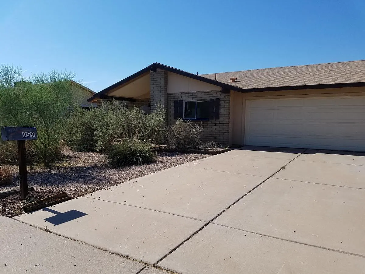 3 bed, 1278 sqft, $2,200 — Photo 4