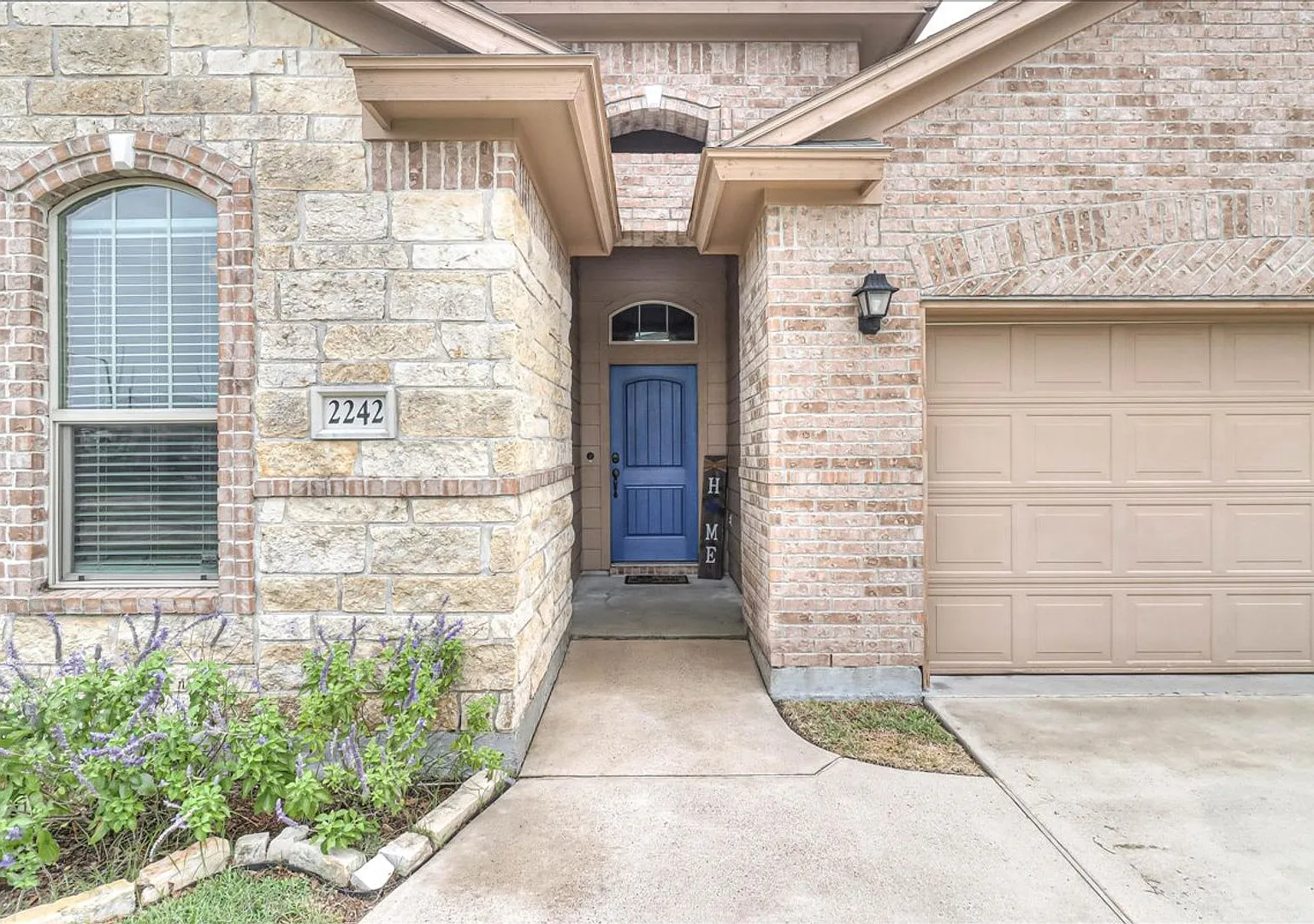 2242 Anacua - 4/bedroom 2/bathroom - $2,495/month — Photo 4