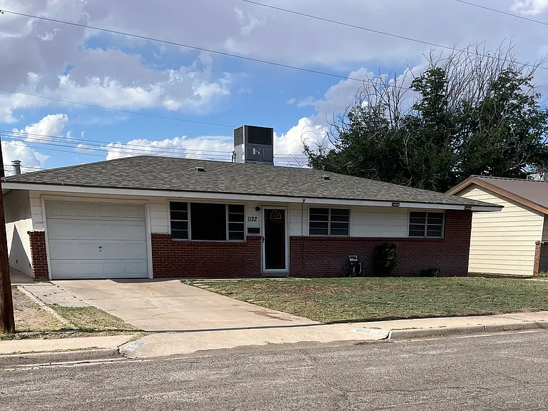 1122 W Coal Ave — Photo 1