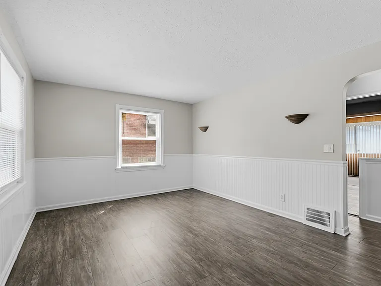 20612 Mountville Dr — Photo 2