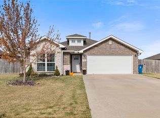 820 NW 63rd Ave, Bentonville, AR 72713
