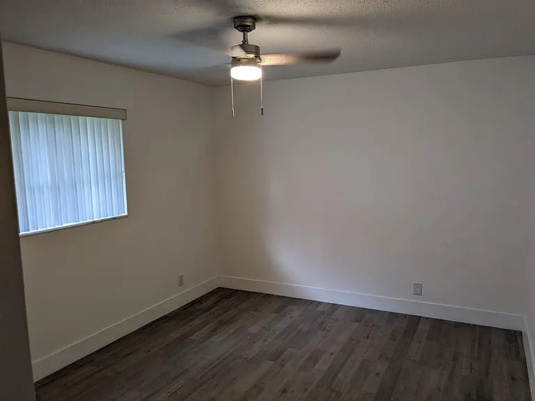 4906 NW 53rd Ct — Photo 16