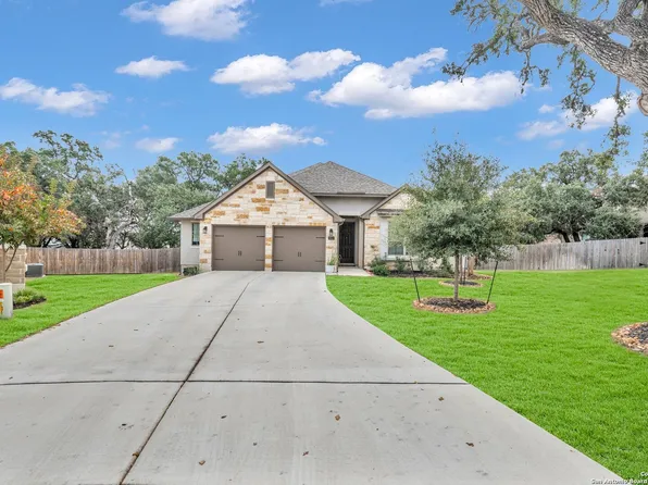 8910 BELLACOR RDG, Boerne, TX 78015