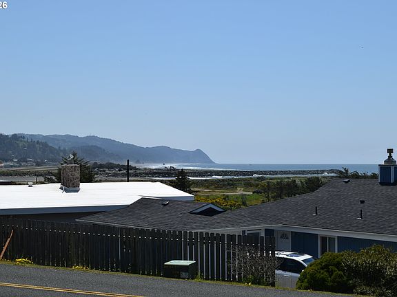 2nd image of 94017 Doyle Point Rd