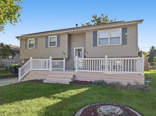 2136 N Dennis Ave, Decatur, IL 62526