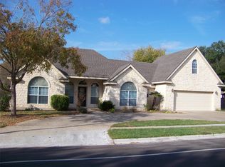 1400 T H Johnson Dr, Taylor, TX 76574