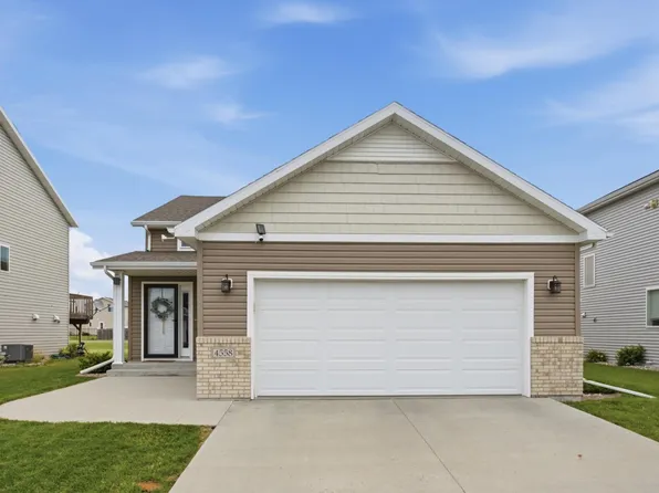 4558 13th St S, Moorhead, MN 56560