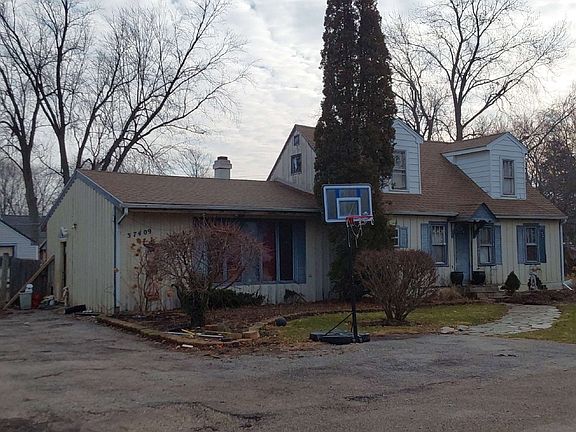 3rd image of 37409-37415 N Parma Ave #37395