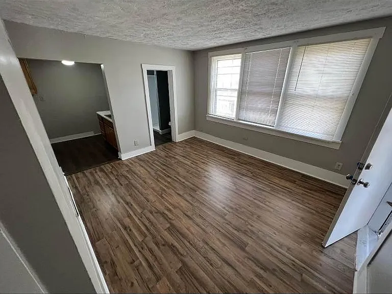 620 W 7th Ave #A — Photo 1