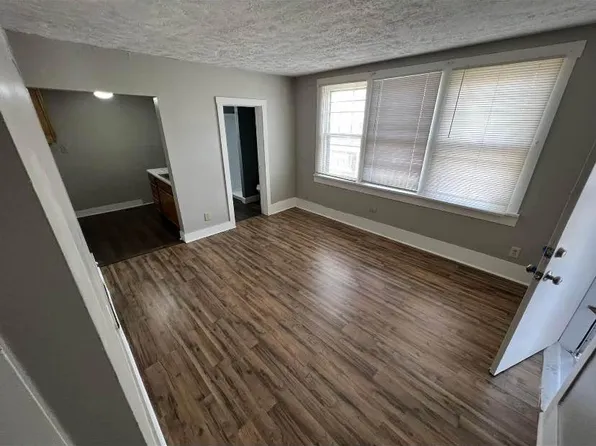 620 W 7th Ave #A, Hutchinson, KS 67501