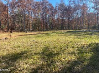 6128 Running Creek Dr, Crossville, TN 38572