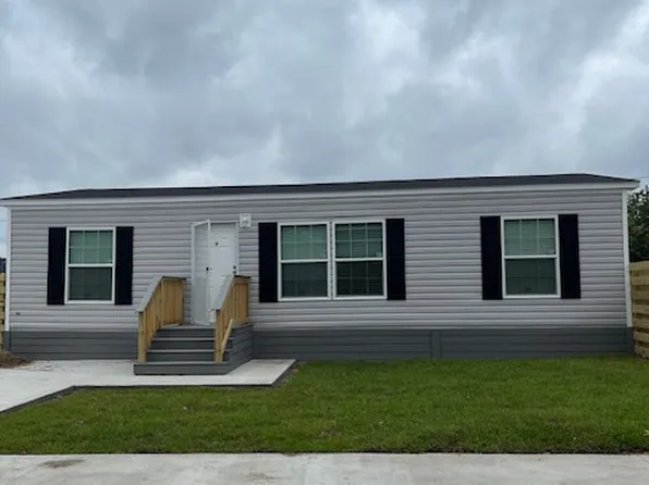106 E Pecan Rd, Glennville, GA
