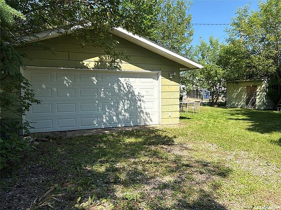 3rd image of 16 29th STREET E