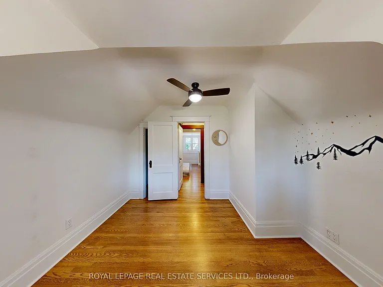130A Westminster Ave #UPPER LEVEL — Photo 32