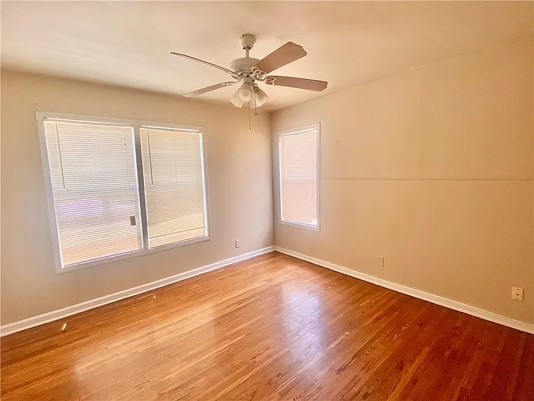 233 Eastgate Dr — Photo 15