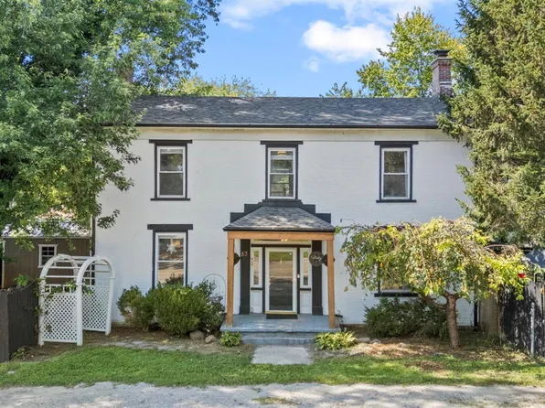 83 S 1st St, Clarksville, OH 45113