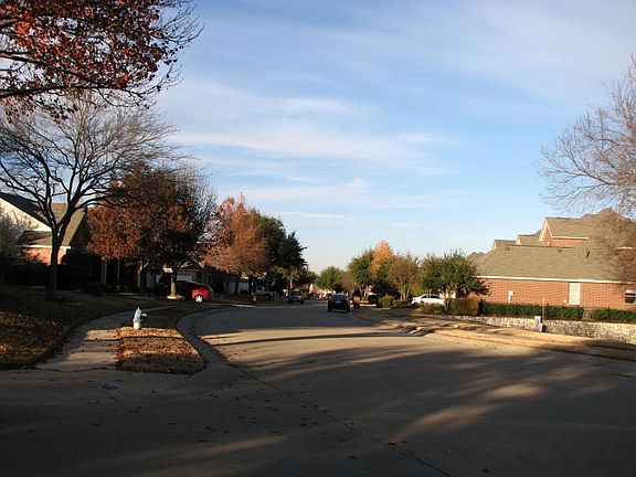 4th image of 1400 Somerset Dr