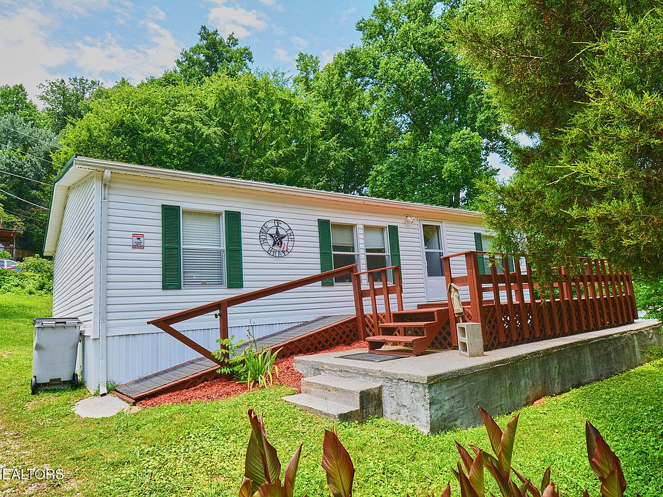 1st image of 124 Davis Rd