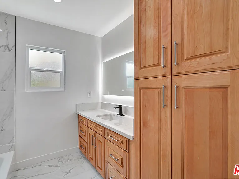 12801 Friar St — Photo 14