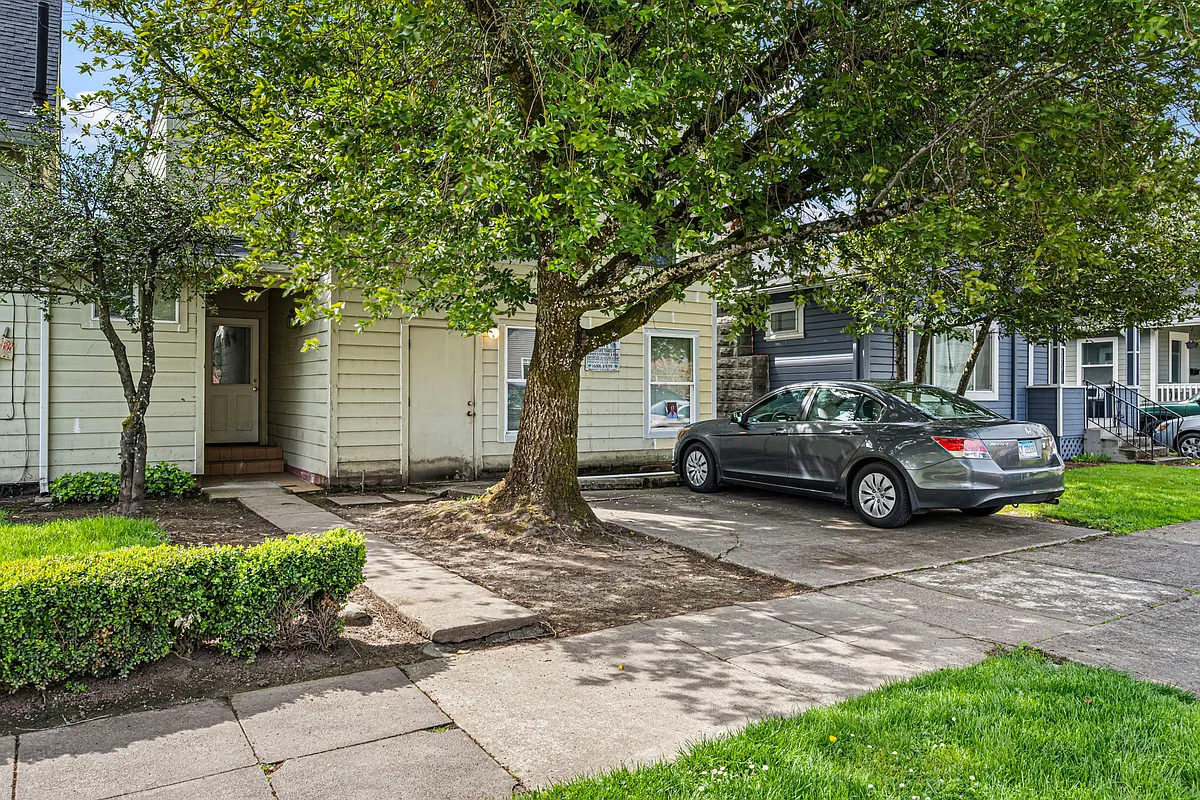 Building Photo - 284 E 16th Ave #1