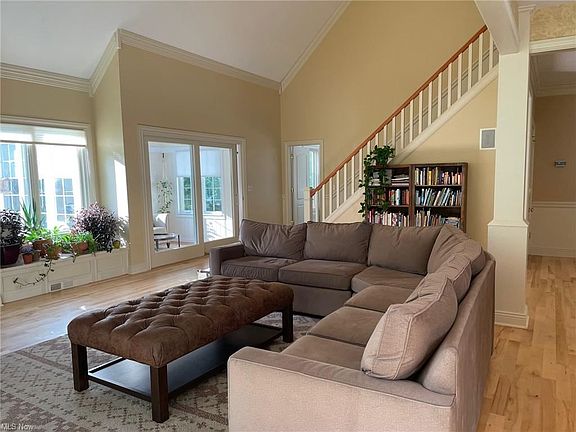 4th image of 10700 Somerset Dr