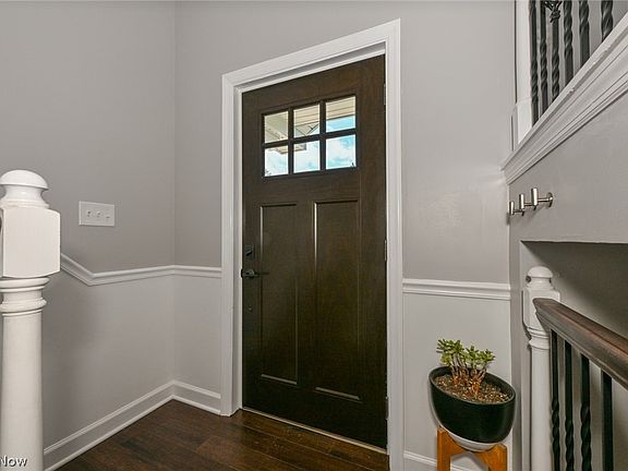 3rd image of 341 Delaware Dr