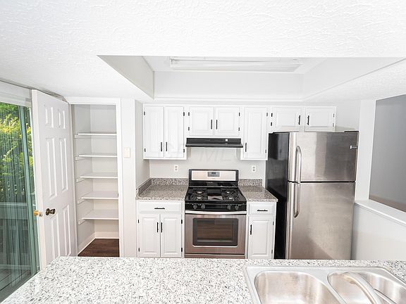 5th image of 6877 Muirfield Dr