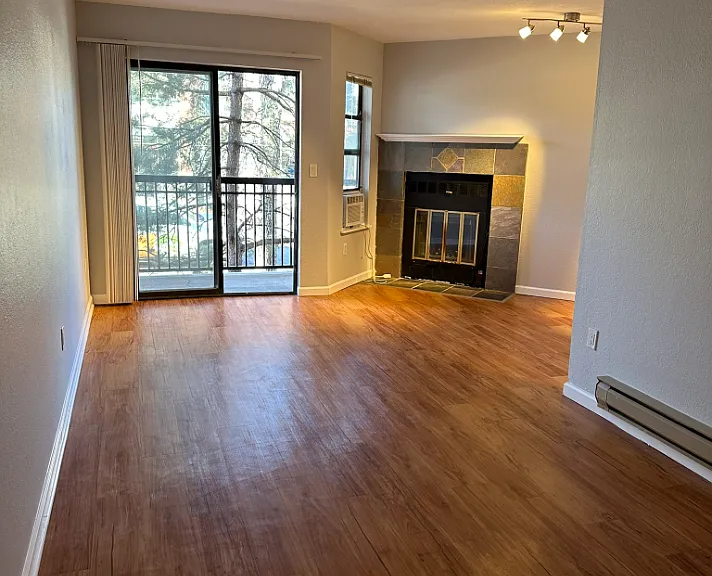 1934 18th St #10 — Photo 3